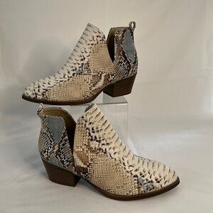 Chinese Laundry CL by Laundry Snakeskin Heeled Booties Boots Size 9 Women’s